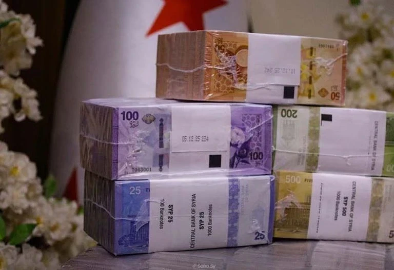 سعر صرف الليرة السورية عند افتتاح يوم الخميس