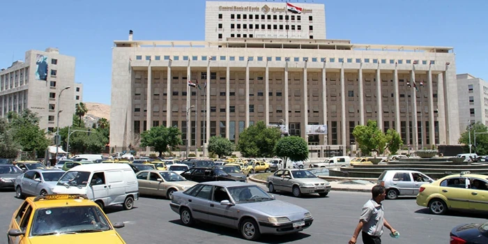 هل تتجه سوريا لحذف ثلاثة أصفار من عملتها؟ مسؤول في المصرف المركزي يوضح