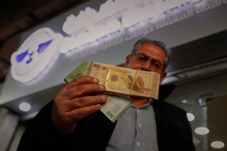 سعر صرف الليرة السورية عند افتتاح يوم الأربعاء