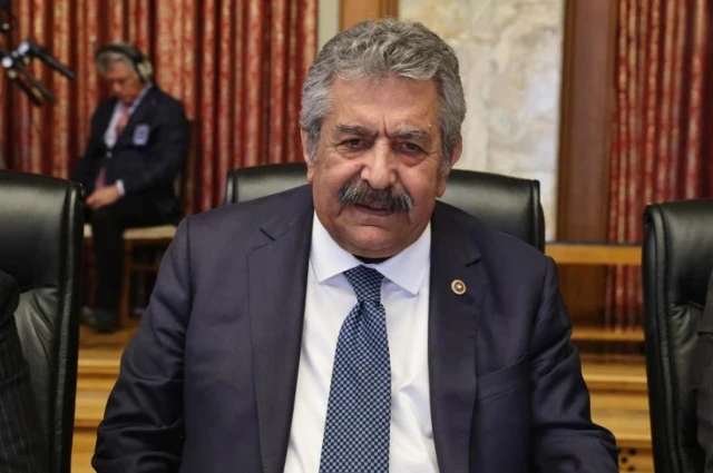 انتهاء مهلة اتفاق 10 آذار وتحذيرات تركية من مساعٍ لتقسيم سوريا