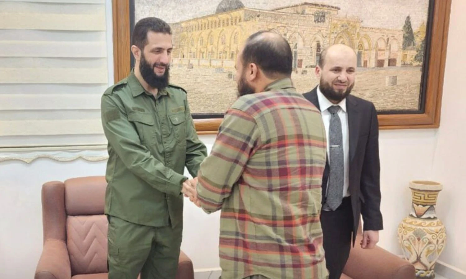 أنـباء عن تكـلـيف د. ماهـر الشـرع شقـيق قائـد العـملـيات العسـكـرية أحمد الشـرع بتسـيـير أعمـال وزارة الصـحة