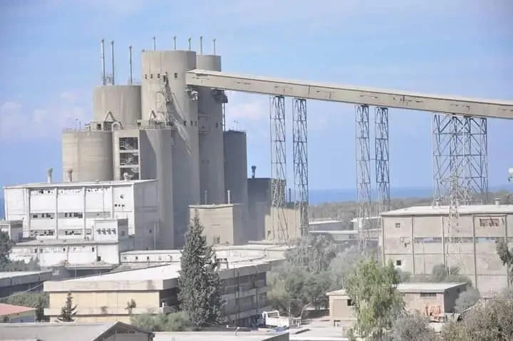 اتفاق لإعادة تأهيل مطاحن معمل إسمنت طرطوس