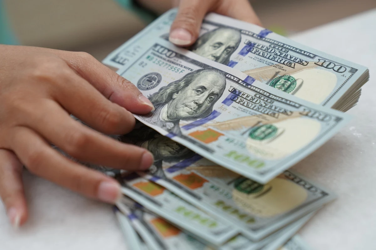 انخفاض متواصل تسجله الليرة السورية الآن