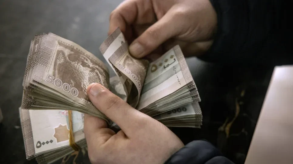 انهيار جديد لليرة: الدولار يتجاوز 11,500 ليرة في دمشق وحلب!