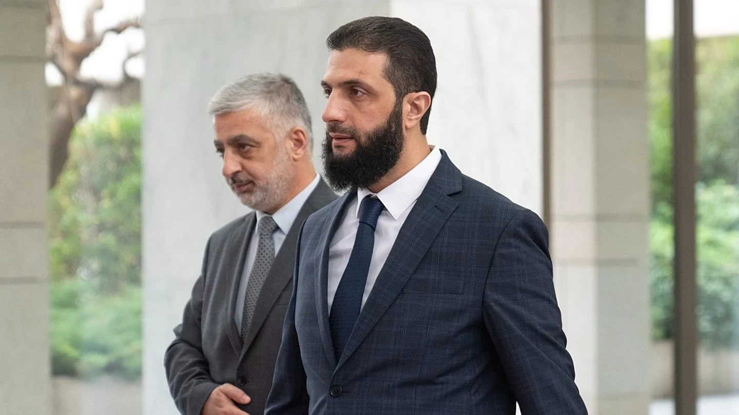 أحمد الشرع يكشف تفاصيل عن الحدود مع العراق وحركة الشاحنات قبل زيارة مرتقبة إلى دمشق
