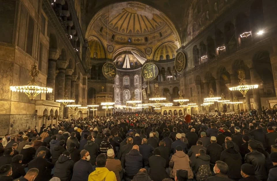 تركيا تدعو لصلاة مليونية فجر يوم الأحد احتجاجاً على السويد