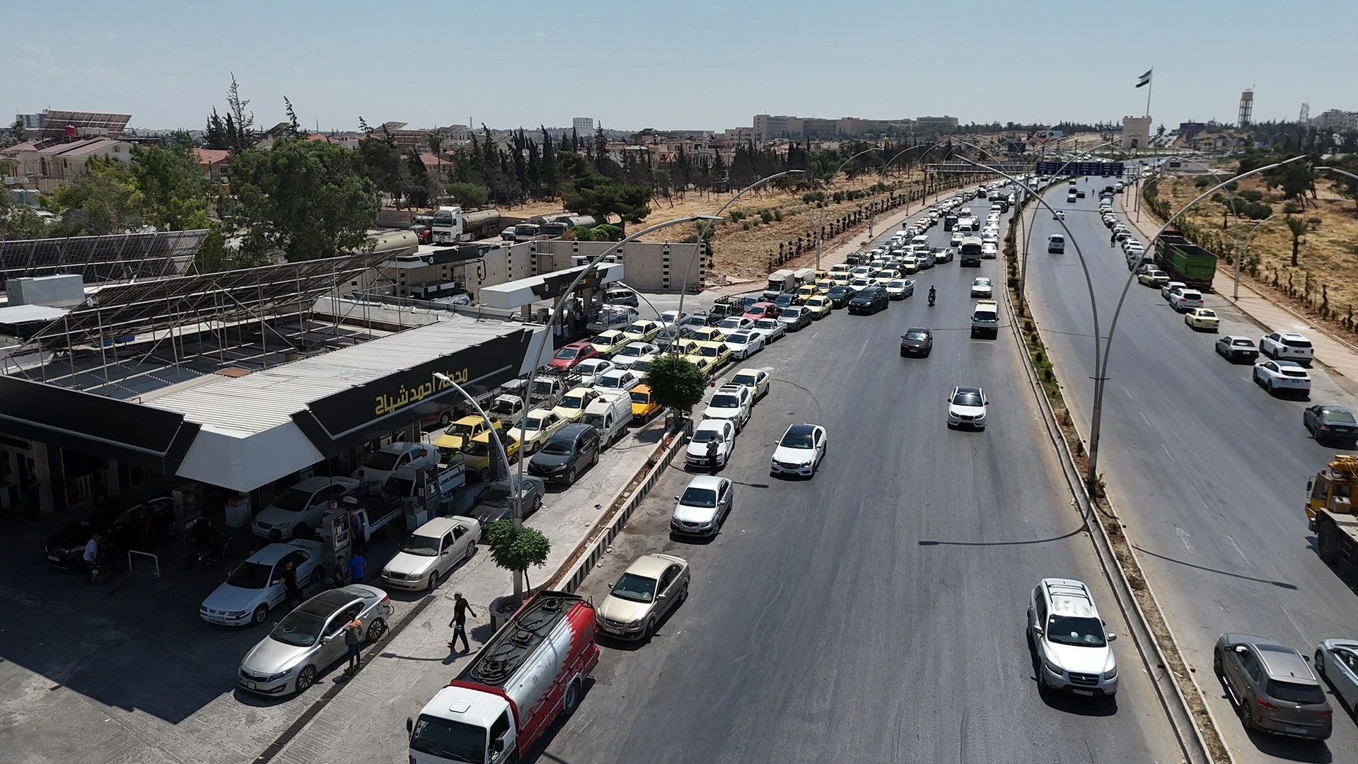 147 مليون دولار لتطوير طريق حيوي في سوريا.. 215 كيلومتراً تربط البلاد بالعراق