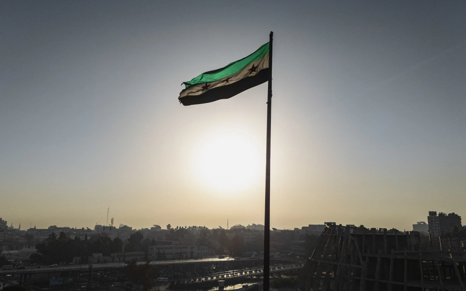 اجتـماع رفـيع المسـتوى في الأردن لبـحث تـعزيز التعــاون الأمـني والاقتـصادي مع سوريا