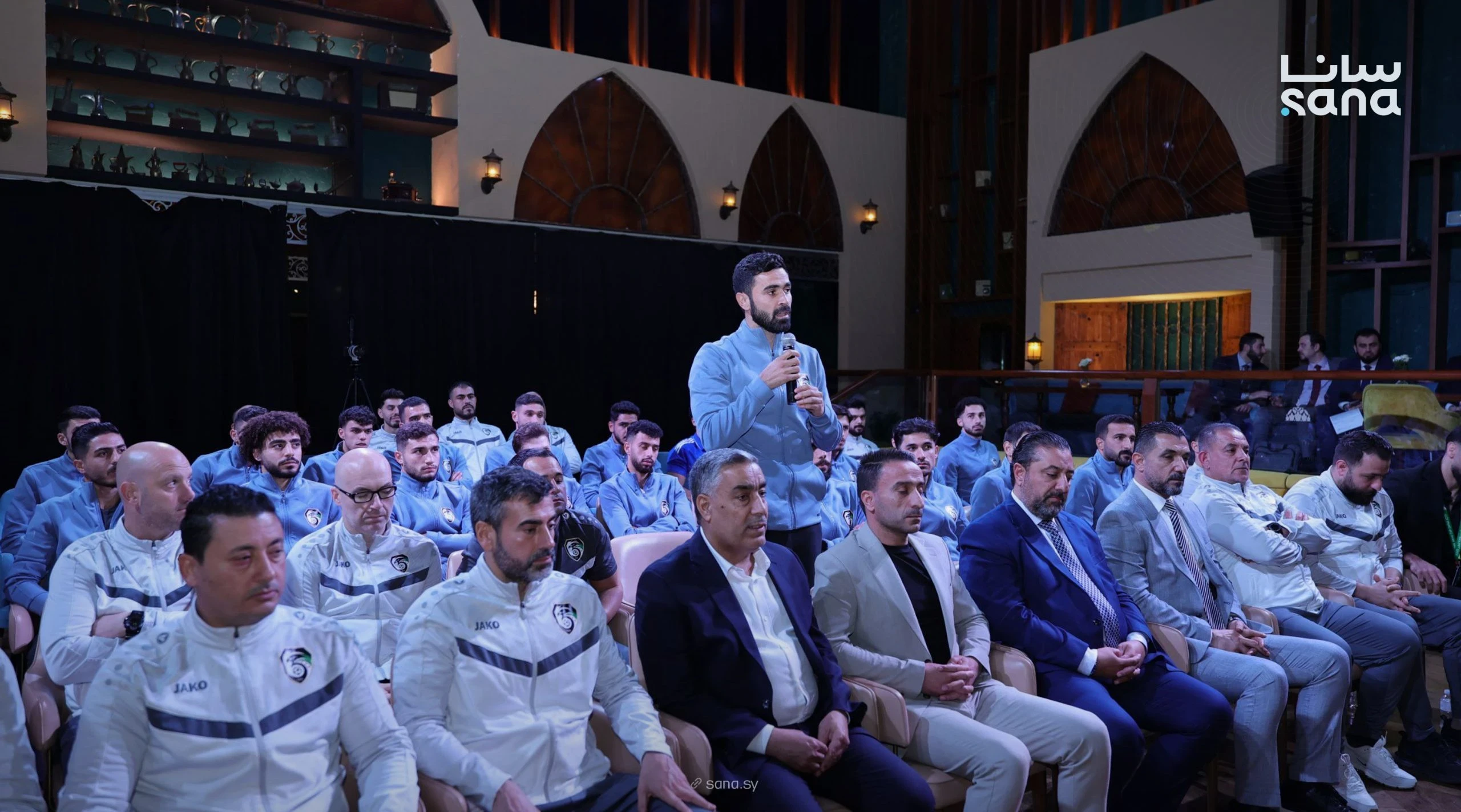 الرئيس الشرع يؤكد دعم المنتخب السوري بعد تعادل مثير في الدوحة