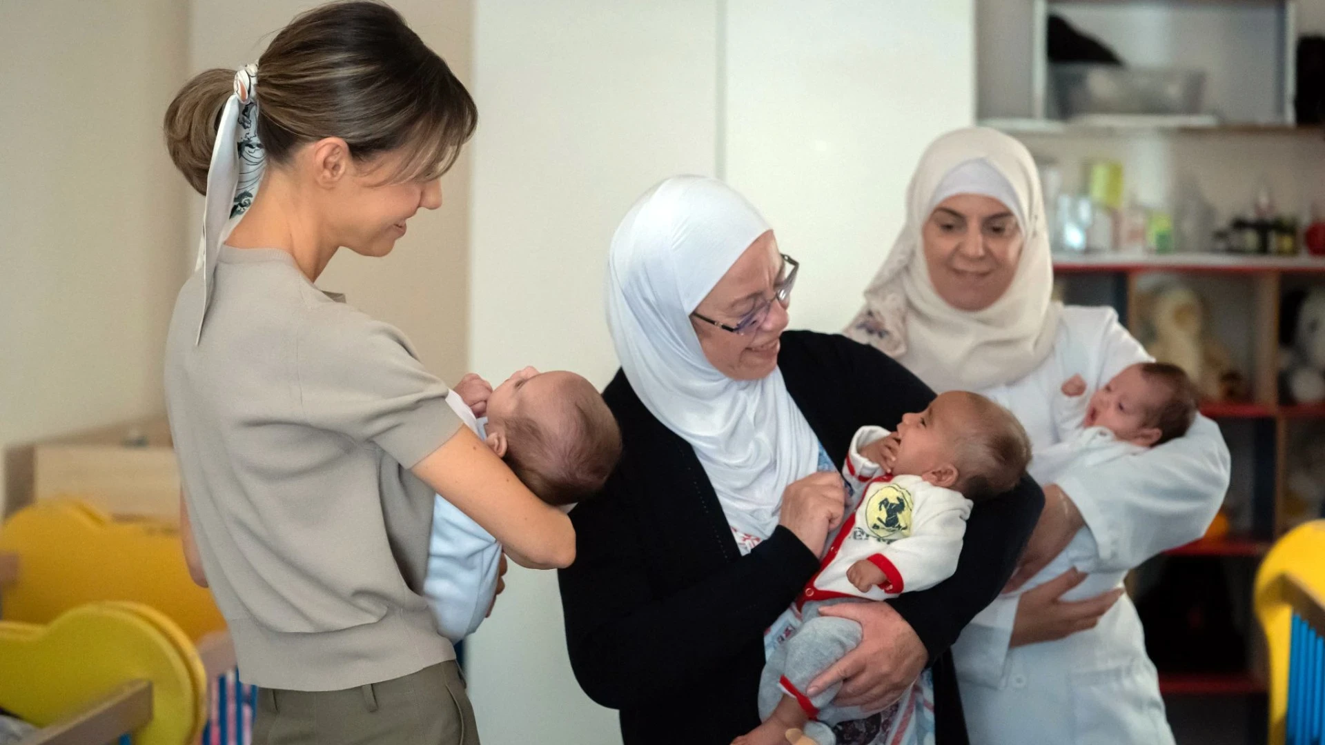 تحقيق إعلامي يتناول مزاعم حول تغيير أنساب أطفال معتقلين في سوريا