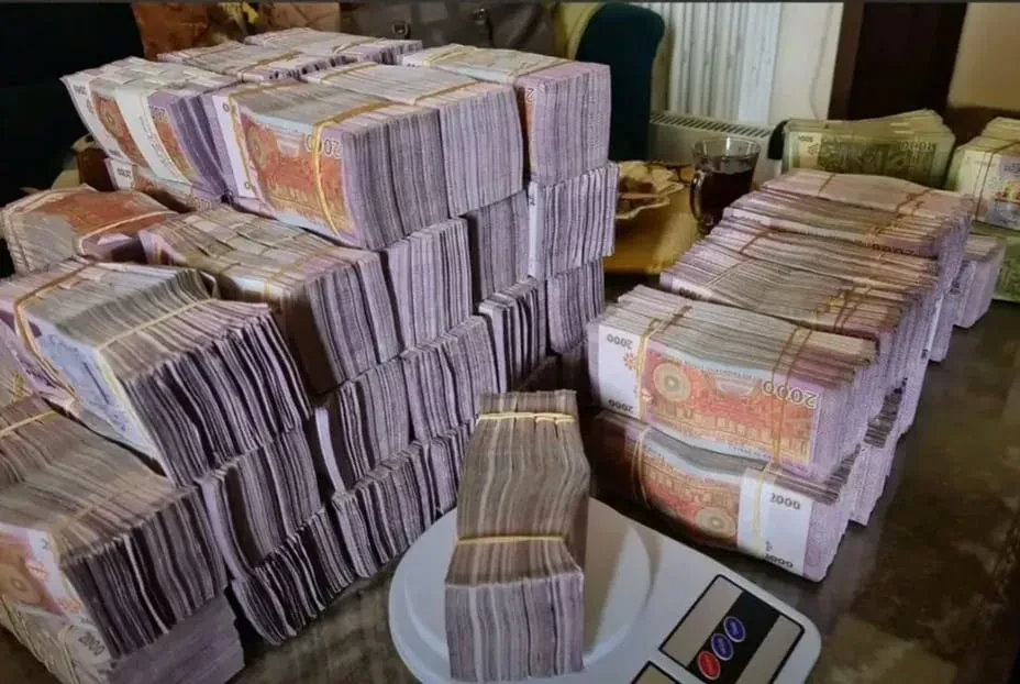 سعر صرف الليرة السورية عند افتتاح يوم الخميس