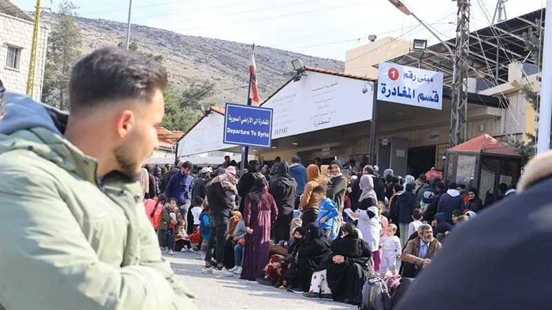 سوريا تواجه ضغوطاً إنسانية بعد وصول 130 ألف شخص من لبنان