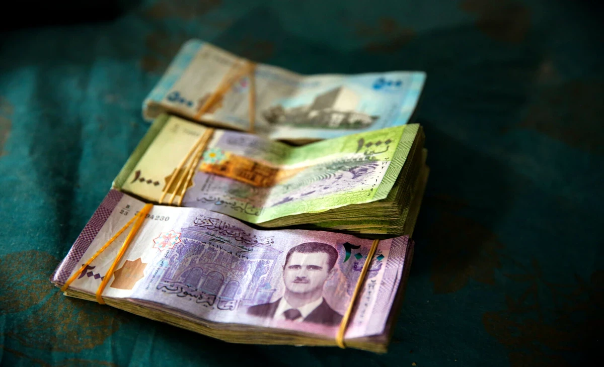 سعر صرف الليرة السورية عند افتتاح يوم الخميس