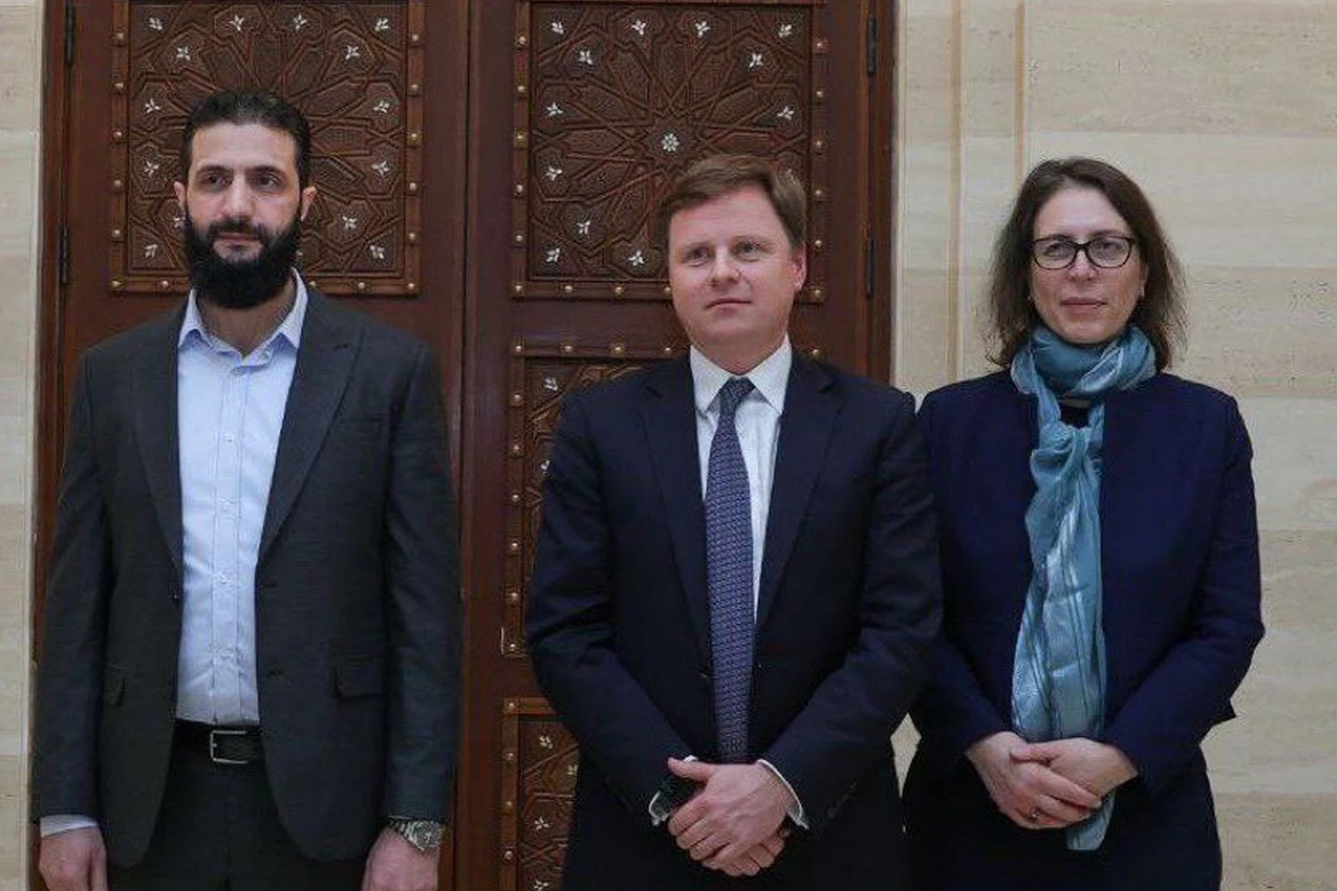 المبعوثة البريطانية: نتابع تطورات جنوب سوريا وندعو لتهدئة عاجلة وحماية المدنيين