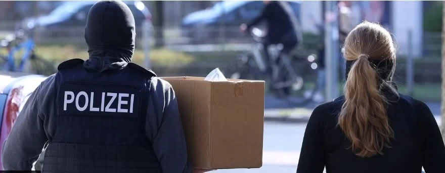 مداهمات في ألمانيا ضمن تحقيقات حول استخدام غير قانوني لوثائق سفر