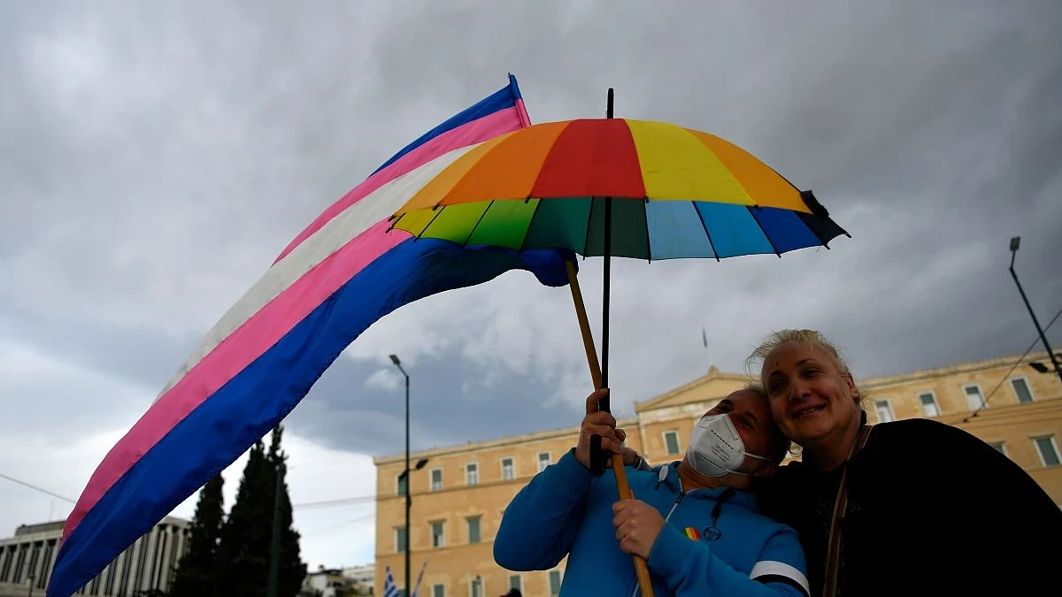 البرلمان اليوناني يوافق على قانون شرعنة زواج مثليي الجنس وتبني الأطفال
