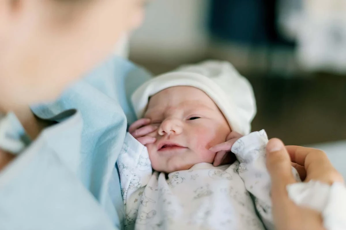 ما السبب الأبرز لتوقف قلب الأم أثناء الولادة الطبيعية؟