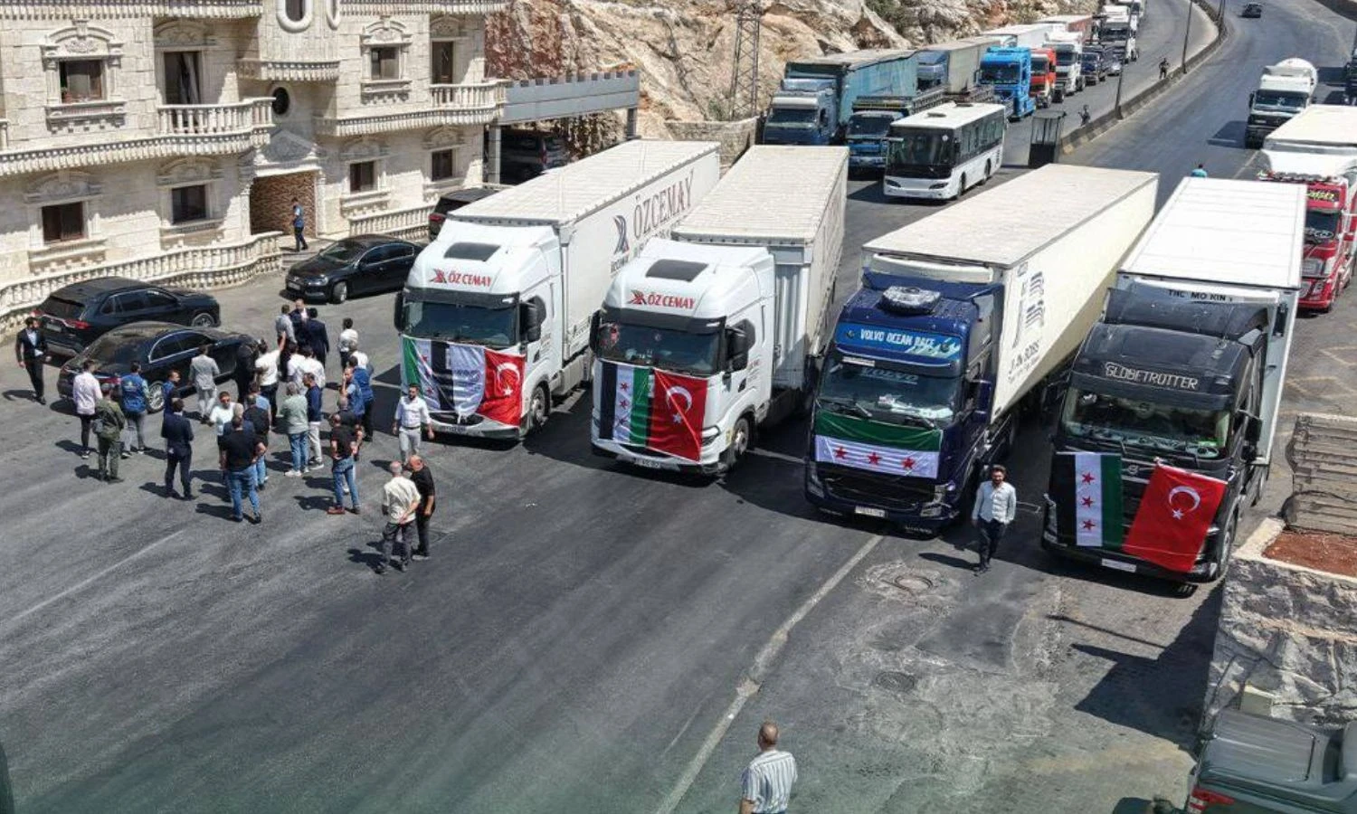 سوريا تعلن مرحلة اقتصادية جديدة.. انفتاح على الاستثمارات ومشاريع مشتركة مع تركيا
