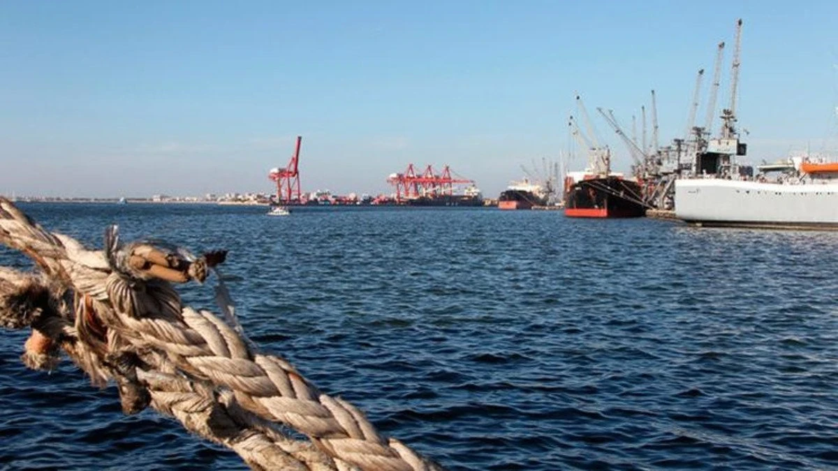 إطلاق خط بحري منتظم يربط طرطوس بجونيه ولارنكا ومرسين