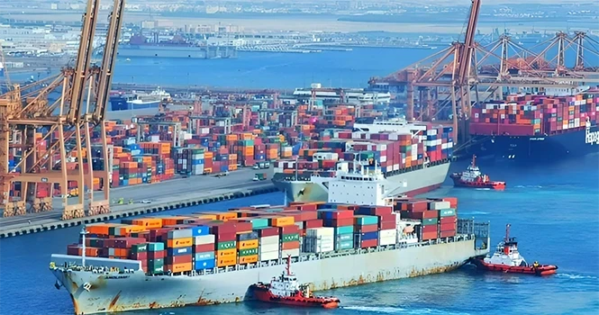 خبراء يحذرون من التفاؤل الزائد حول عوائد اتفاق ميناء اللاذقية مع شركة فرنسية وسط تحديات سياسية واقتصادية