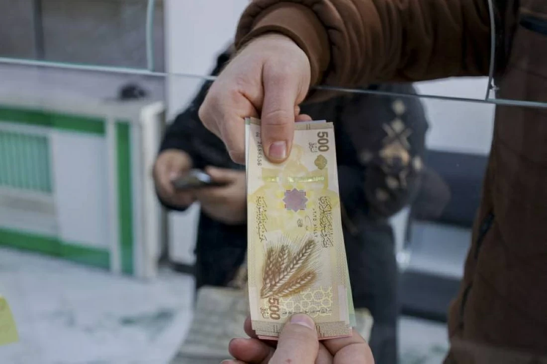 سعر صرف الليرة السورية عند افتتاح يوم الاثنين