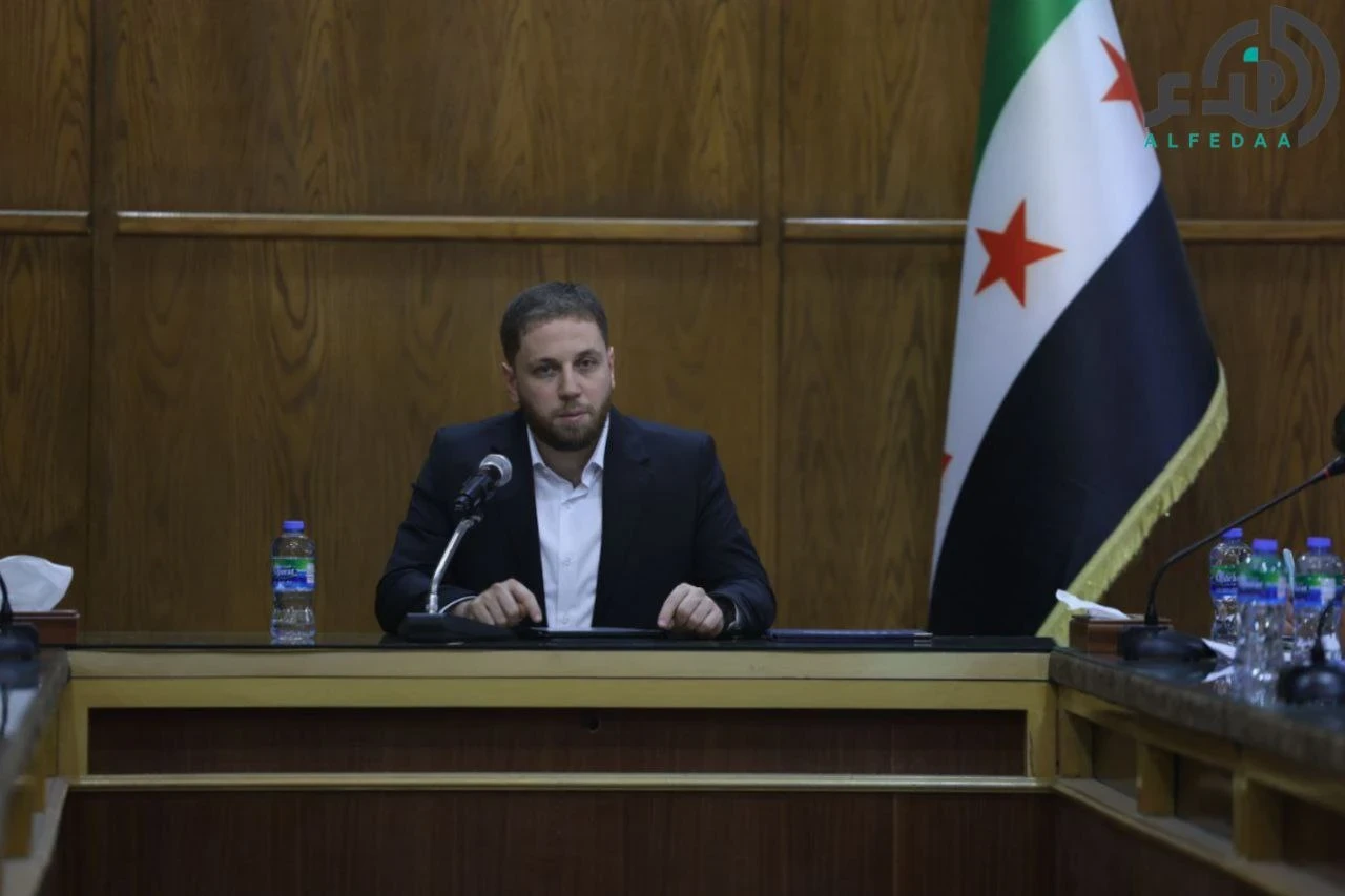محافظ حماة يوجه بالتحقيق في فيديو تعنيف طفل يتيم بعد موجة غضب واسعة